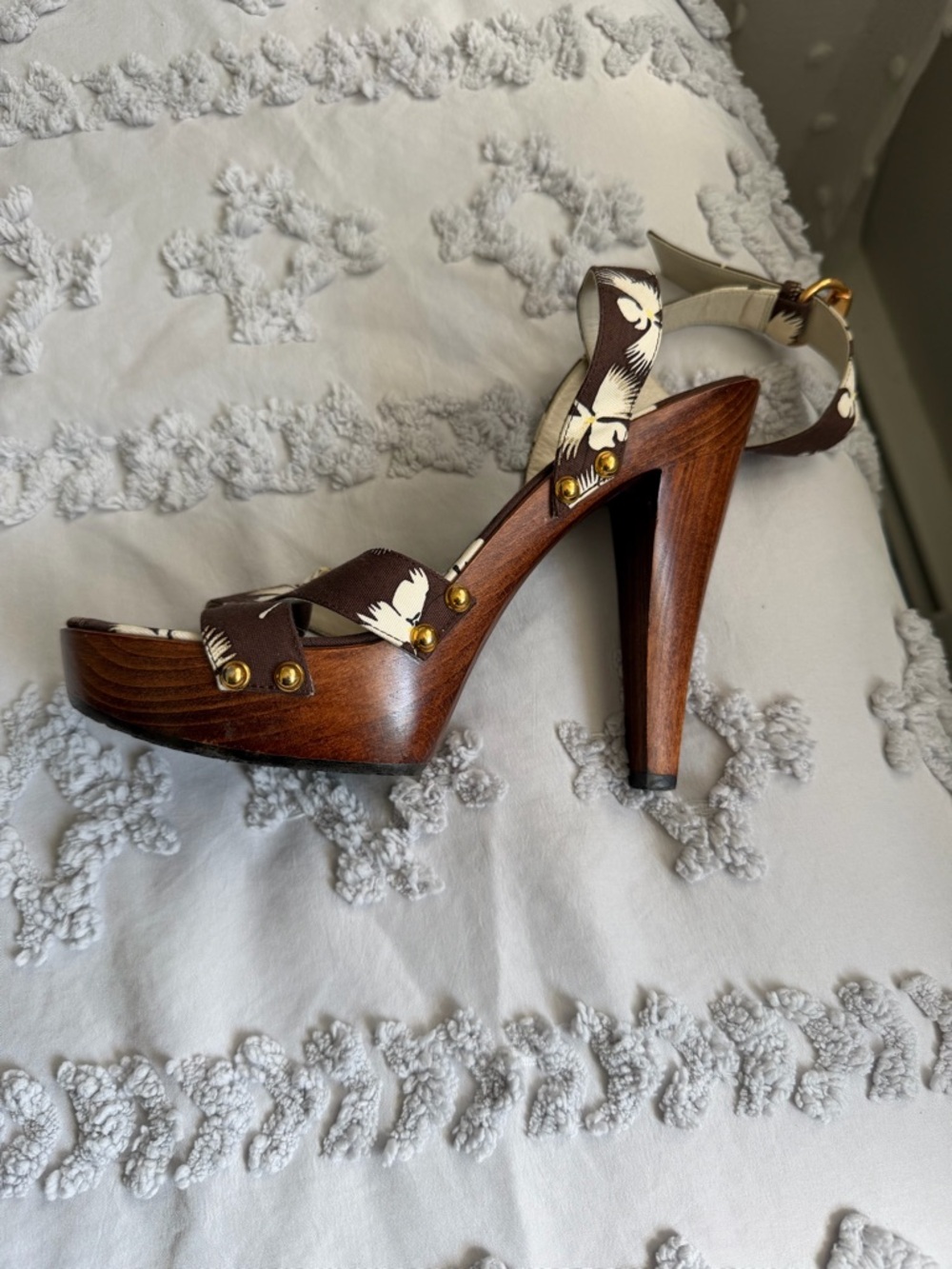Gucci Brown Floral-Print Wooden Platform Ankle-Strap Heel - Picture 6 of 10